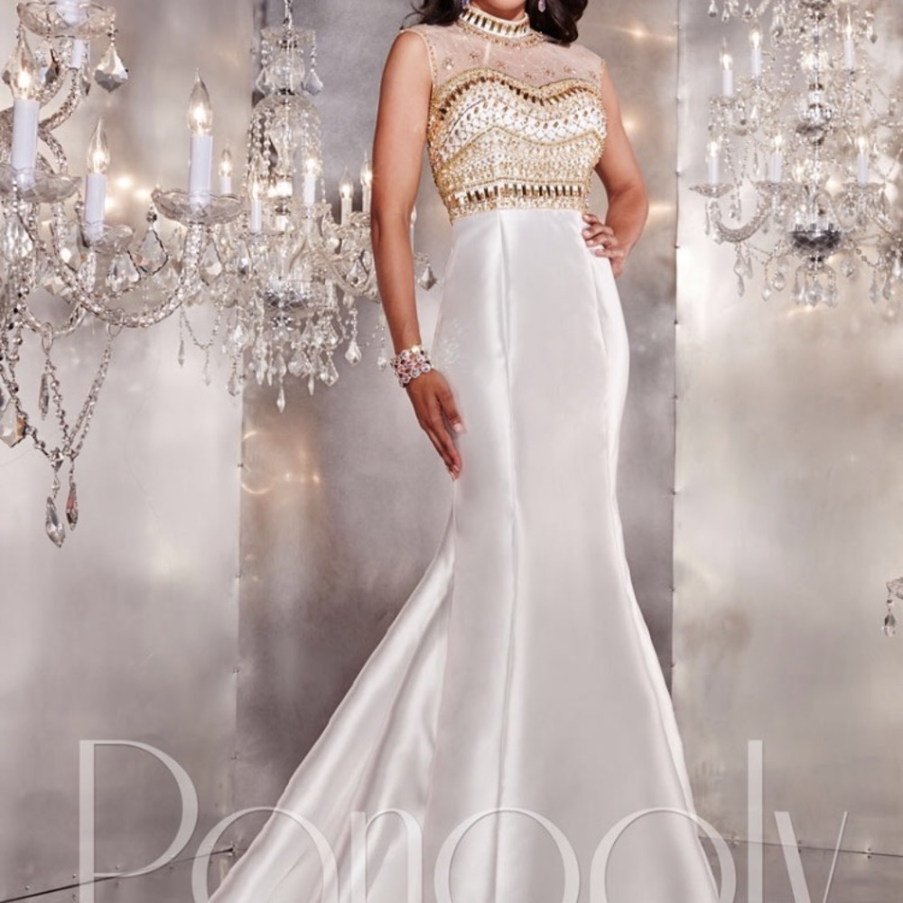 BLACK AND GOLD PANOPLY PROM DRESS